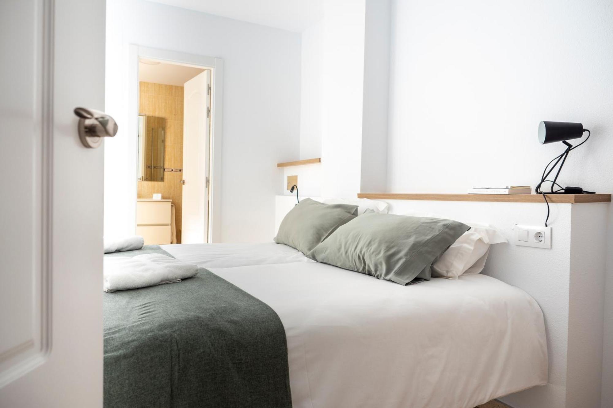Calma Apartments Бенідорм Екстер'єр фото